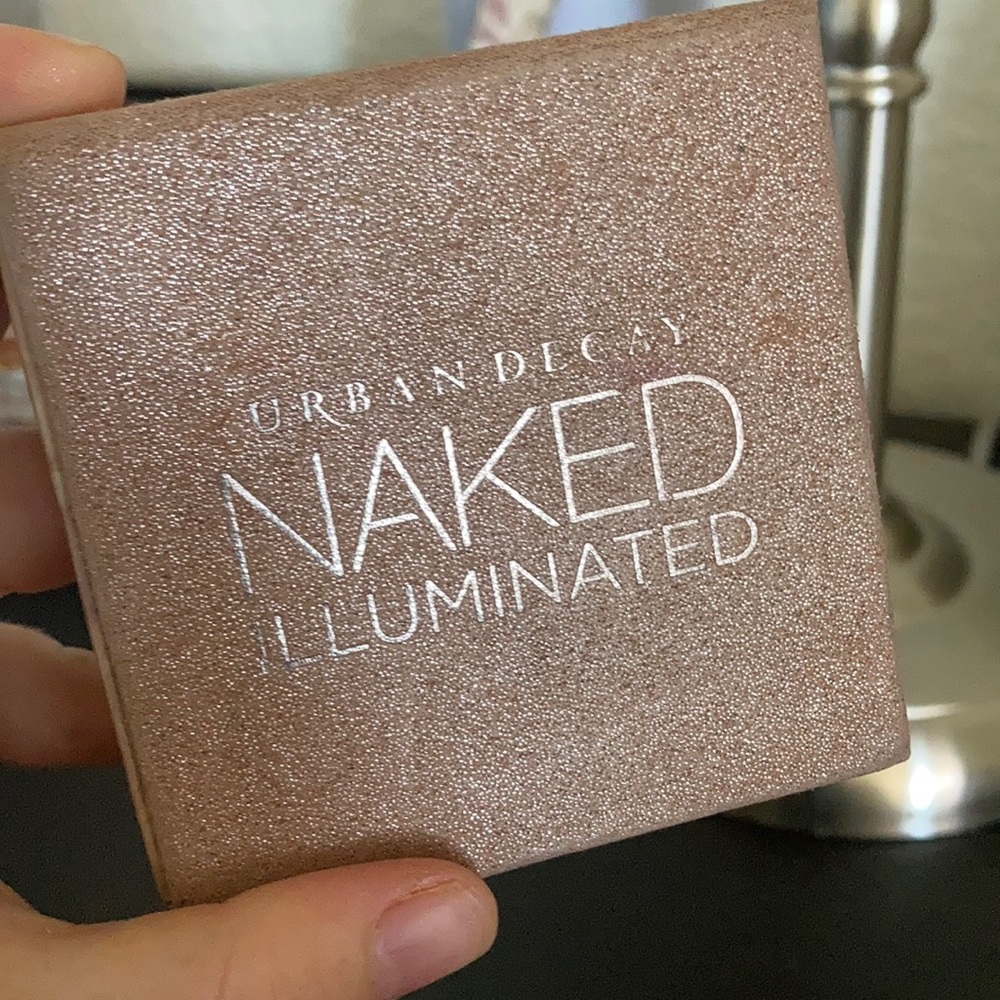 Urban decay naked illuminated highlighter